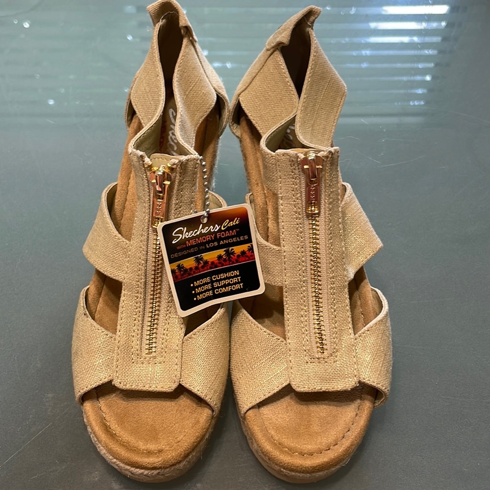 Women’s Size 8 Skechers gold espadrille wedges